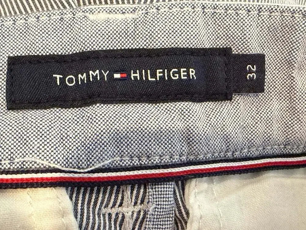 Tommy Hilfiger Shorts Men's 32x10 Blue/White Stripe Textured Flat Front Comfort